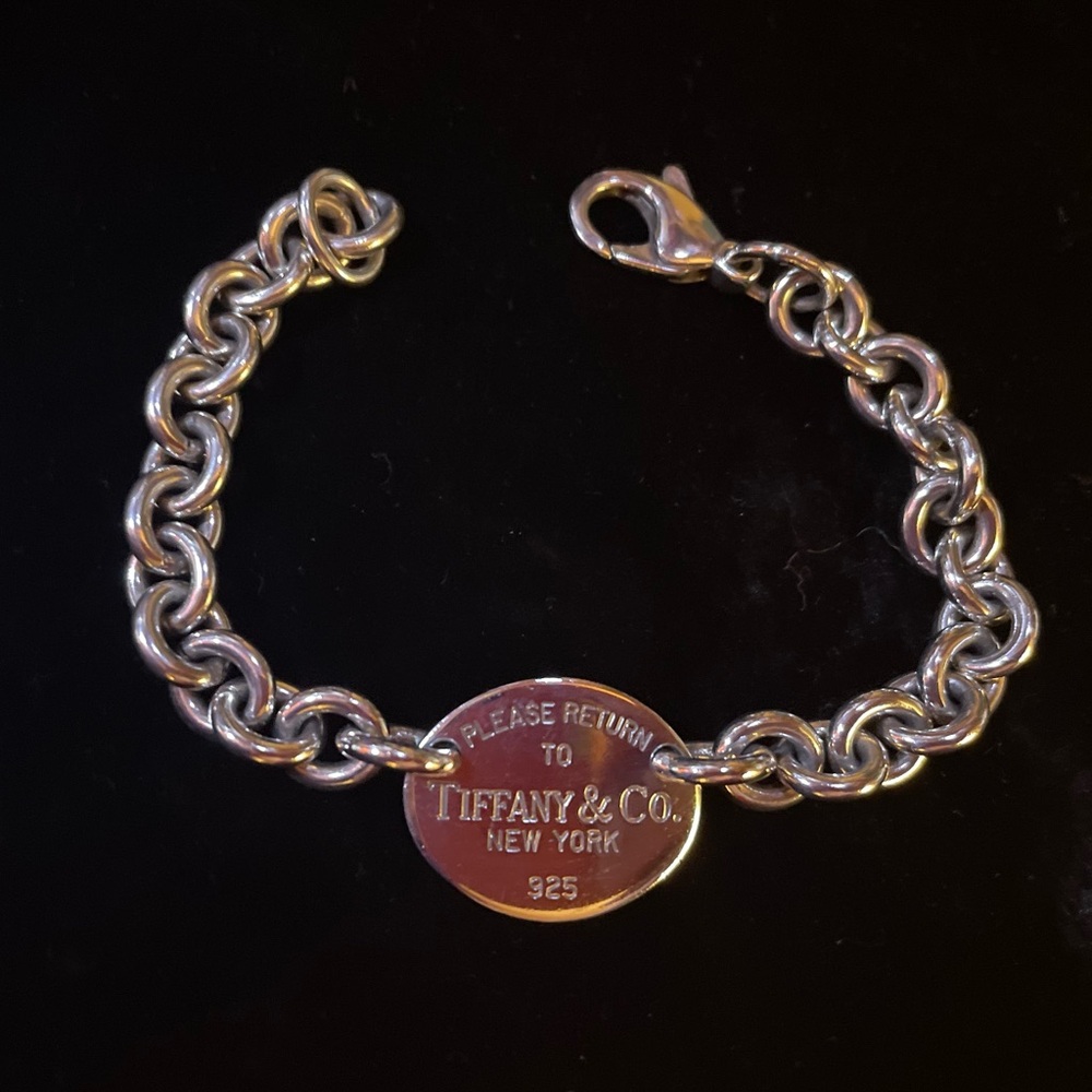 Tiffany & Co. Return to Tiffany - Oval Tag Bracelet in Silver, Medium